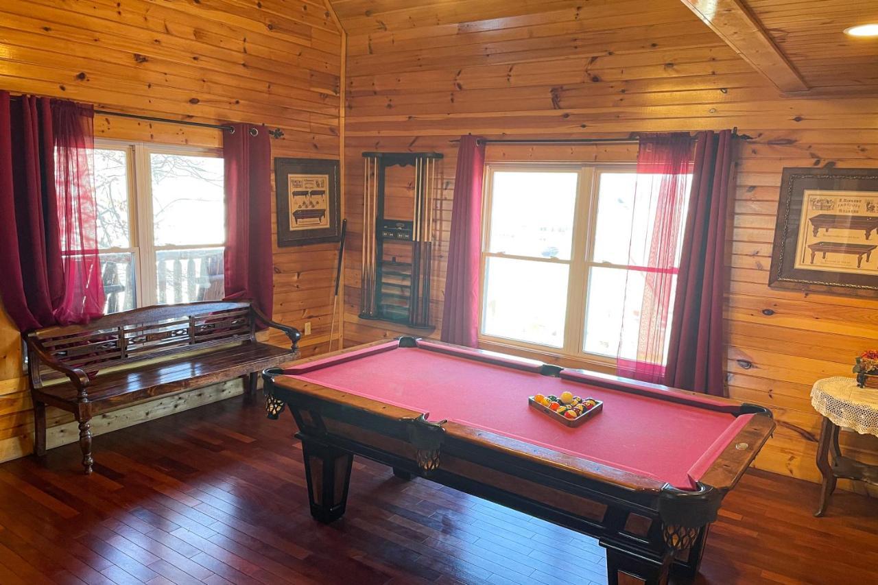 Black Bear Hideaway Cabin Gatlinburg Exterior photo